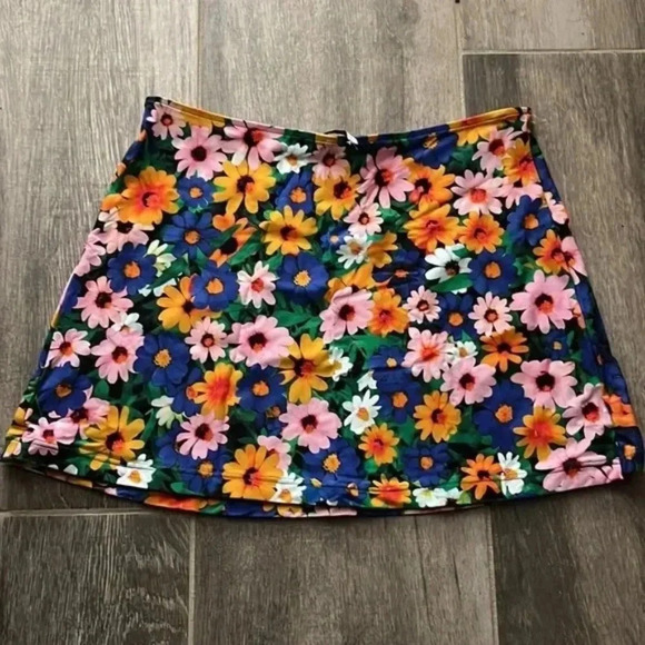 WEWOREWHAT Macro Wildflowers Tube Mini Skirt - Picture 2 of 3